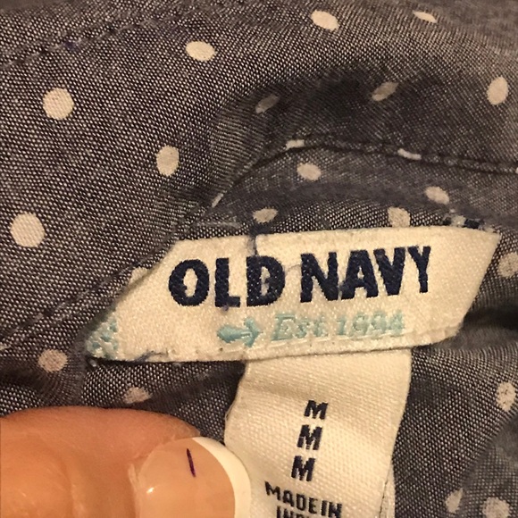 Women's Old Navy Blue White Polk a Dot Chambray Button Up Medium - Picture 4 of 4